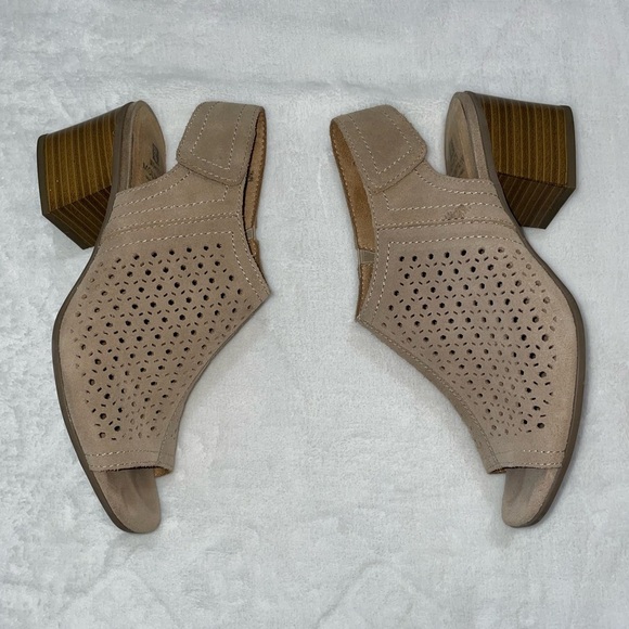 NWOT Sz 9 Taupe Beige Tan Velcro Low Heel Mule Clog Soft White Mountain Leather​ - Picture 3 of 8